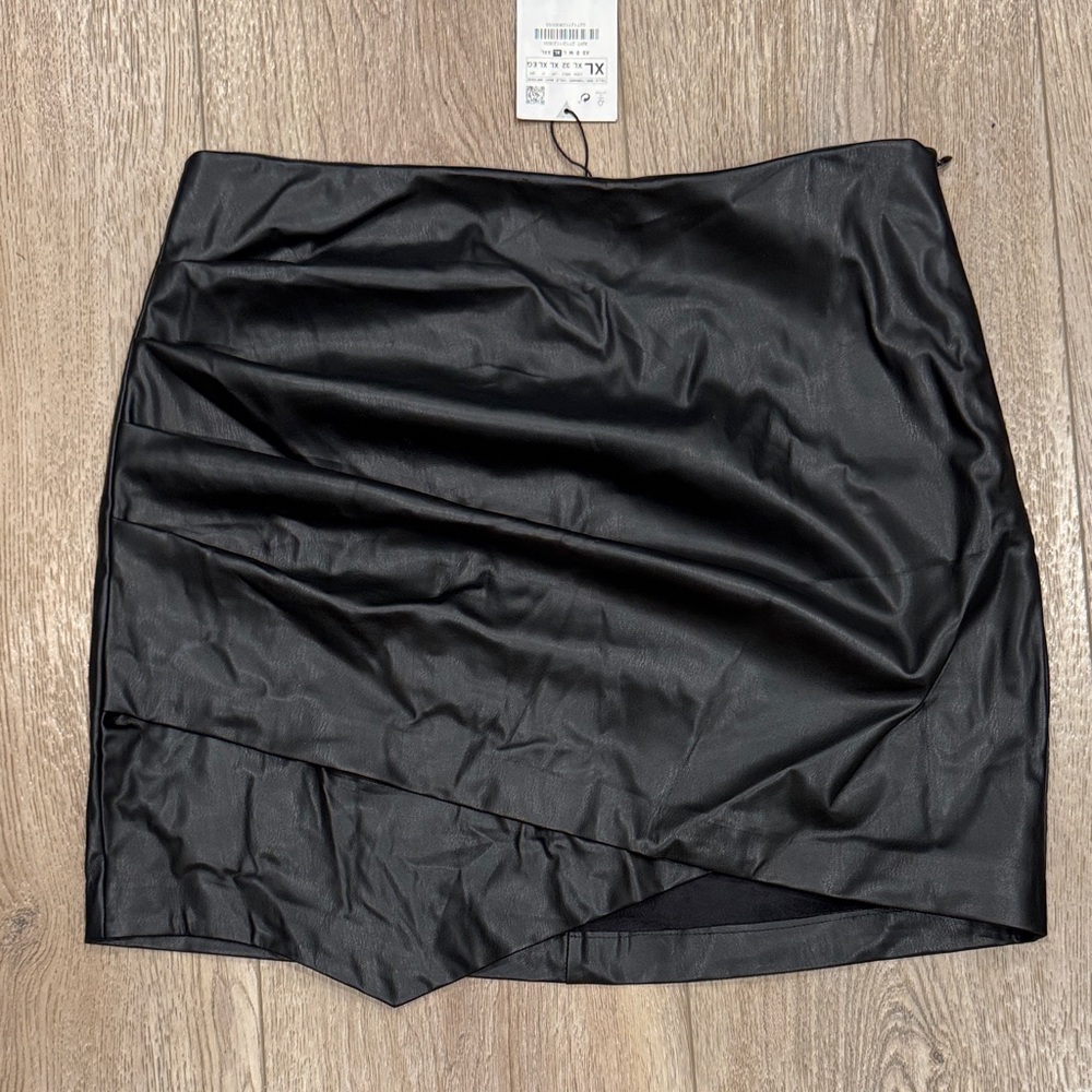Zara faux leather black mini skirt